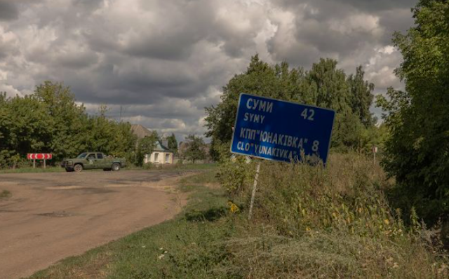 Фото новости: Росіяни дроном спалили автобус біля Сум: серед поранених є дитина Свежие новости: Росіяни дроном спалили автобус біля Сум: серед поранених є дитина